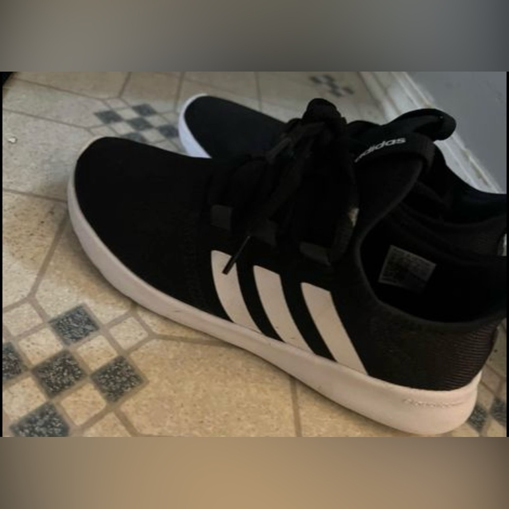 WORN Once Black & White Adidas Runners Shoes size 7